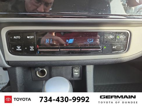 Used 2018 Toyota Corolla LE image 33