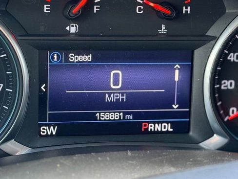 Used 2019 Chevrolet Equinox LT w/ Driver Convenience Package image 8