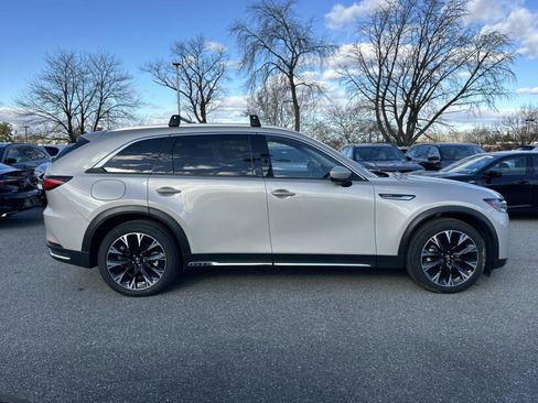Used 2024 MAZDA CX-90 Plug-In Hybrid w/ Premium Pkg image 2