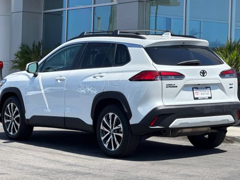 Certified 2022 Toyota Corolla Cross XLE w/ Convenience Package AWD/4WD image 8
