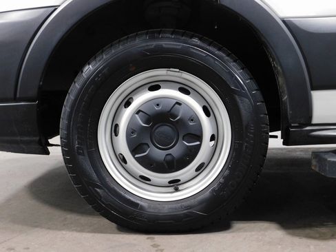 Used 2019 Ford Transit 250 148 Medium Roof image 17