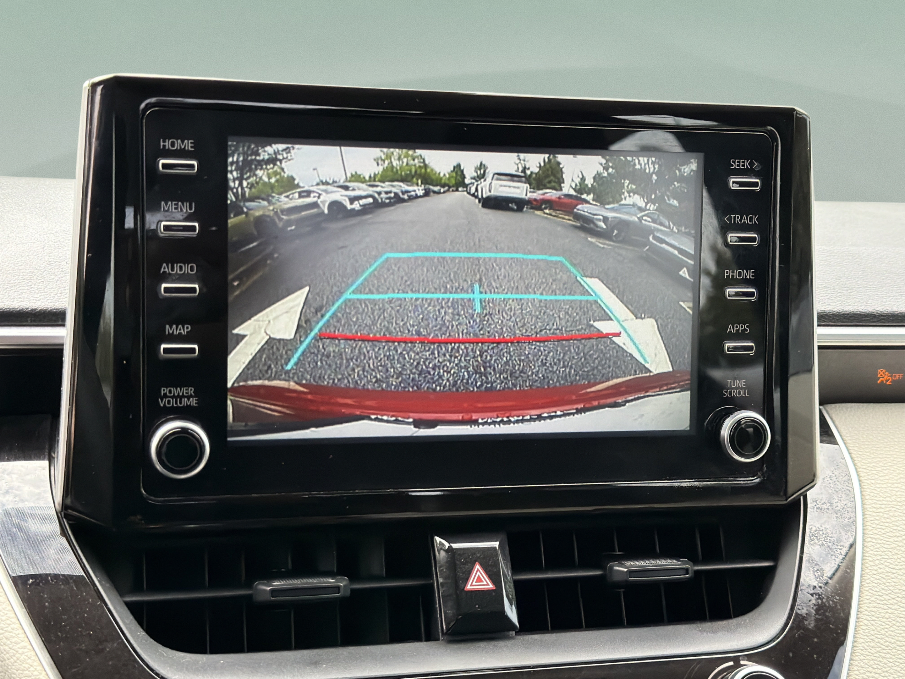 Used 2020 Toyota Corolla LE FWD image 12