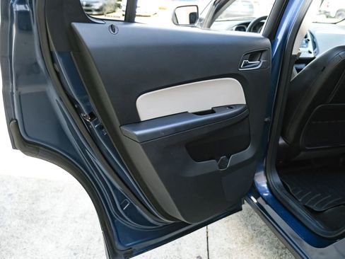 Used 2017 Chevrolet Equinox Premier w/ Enhanced Convenience Package AWD/4WD image 46