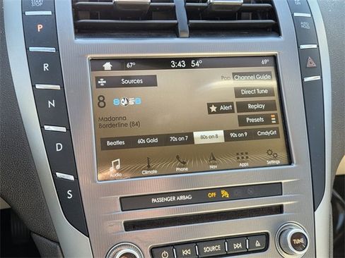 Used 2017 Lincoln MKZ Reserve image 27