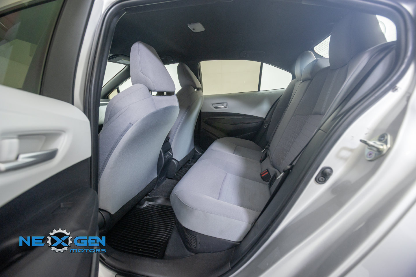 Used 2023 Toyota Corolla SE AWD/4WD image 31