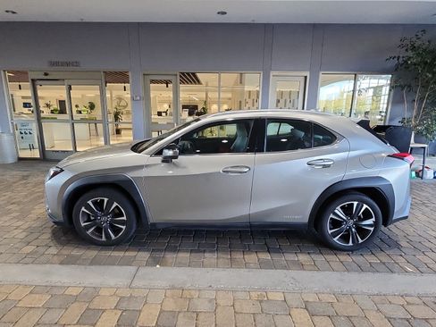 Used 2020 Lexus UX 250h w/ Premium Package AWD/4WD image 4