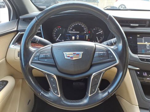 Used 2018 Cadillac XT5 Luxury w/ Driver Awareness Package image 22