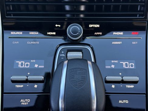 Certified 2023 Porsche Panamera 4 Platinum Edition image 25