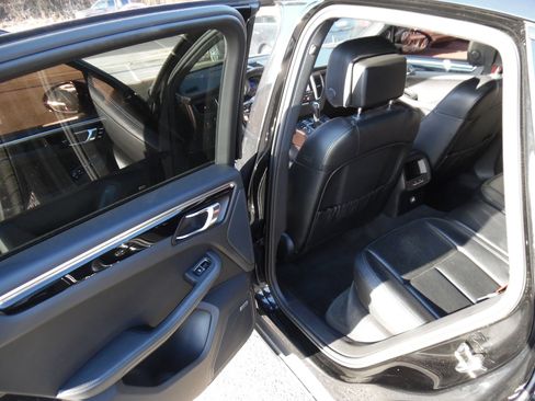 Used 2015 Porsche Macan S w/ Premium Package Plus image 18