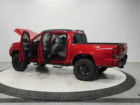 Used 2019 Toyota Tacoma SR w/ SR Convenience Package AWD/4WD image 13