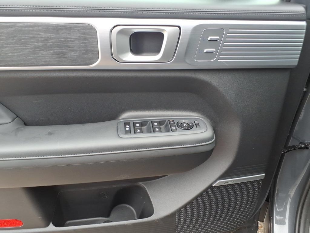 Certified 2026 Hyundai Santa Fe Limited AWD/4WD image 14