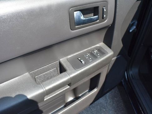 Used 2019 Ford Flex SE FWD image 19