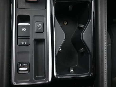 Used 2025 Nissan Pathfinder SV FWD image 14