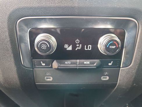 Used 2023 GMC Yukon AT4 w/ AT4 Premium Plus Package AWD/4WD image 22