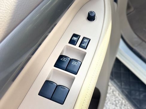 Used 2011 Nissan Armada SV image 53