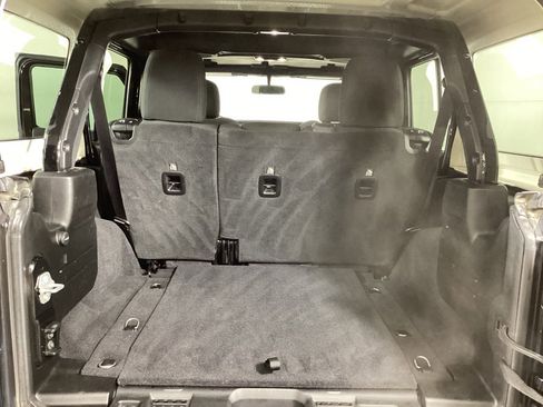 Used 2021 Jeep Wrangler Unlimited Sport image 31