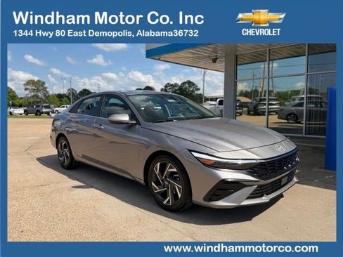 Used 2025 Hyundai Elantra SEL FWD image 1