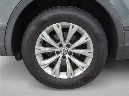 Used 2020 Volkswagen Tiguan S image 6