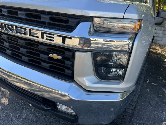 Used 2022 Chevrolet Silverado 2500 LT w/ Convenience Package AWD/4WD image 4