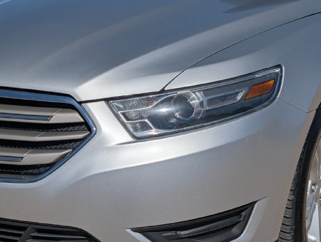 Used 2016 Ford Taurus SEL w/ Equipment Group 201A FWD image 9