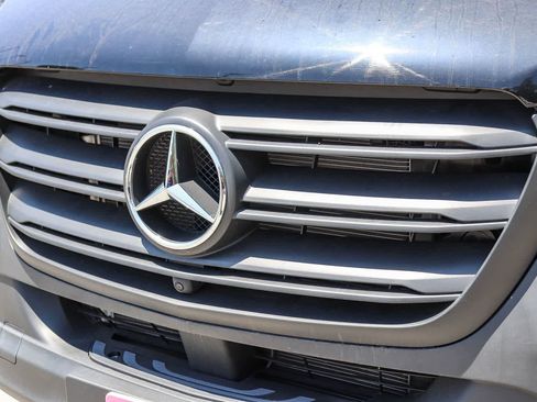 Used 2024 Mercedes-Benz Sprinter 2500 image 8