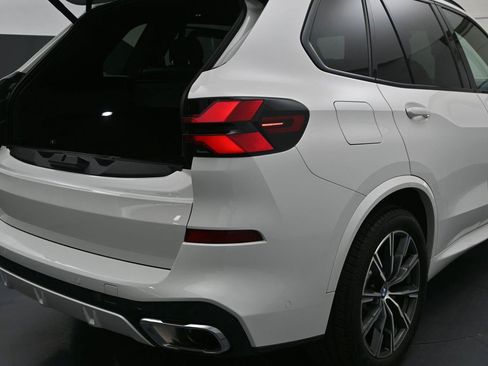 Used 2024 BMW X5 xDrive40i w/ M Sport Package AWD/4WD image 17