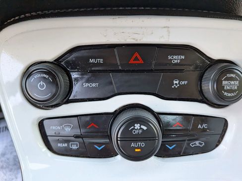 Used 2019 Dodge Challenger SXT AWD/4WD image 43