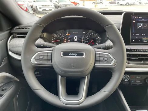 New 2026 Jeep Compass Latitude image 13