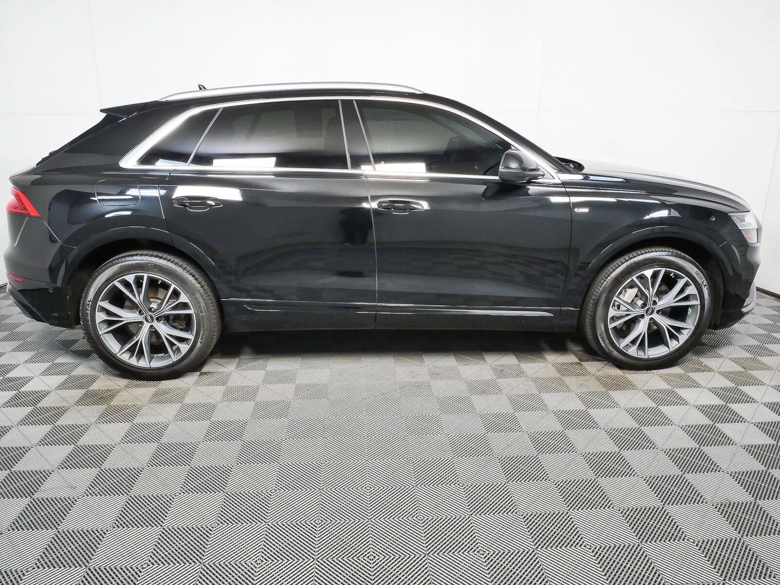 Used 2023 Audi Q8 Premium Plus w/ Premium Plus Package AWD/4WD image 2