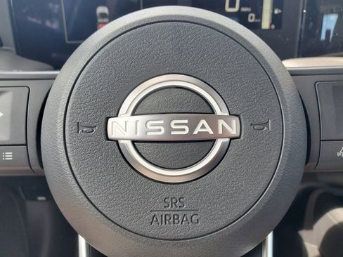 New 2025 Nissan Kicks S image 18