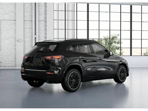 New 2026 Mercedes-Benz GLA 35 AMG 4MATIC image 21