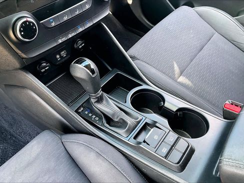 Used 2021 Hyundai Tucson SE w/ Cargo Package image 15