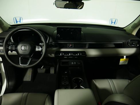New 2026 Honda Pilot Touring image 28