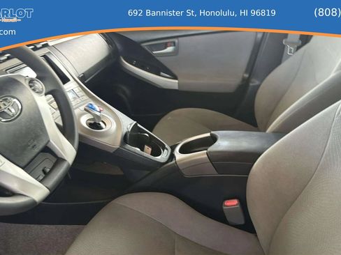 Used 2014 Toyota Prius One FWD image 19