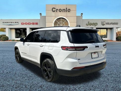 Used 2022 Jeep Grand Cherokee L Laredo image 5