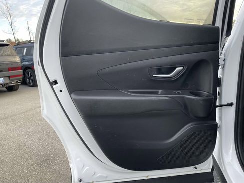 Used 2023 Hyundai Santa Cruz SEL AWD/4WD image 2