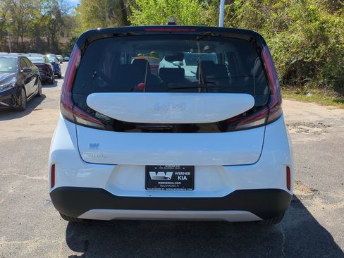 Used 2025 Kia Soul LX image 6