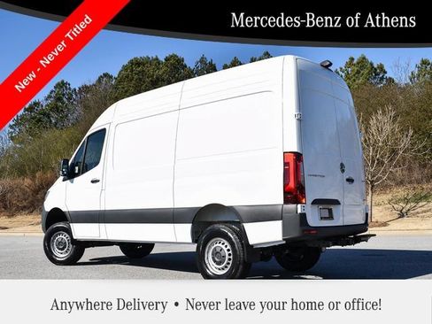 Used 2024 Mercedes-Benz Sprinter 2500 image 12