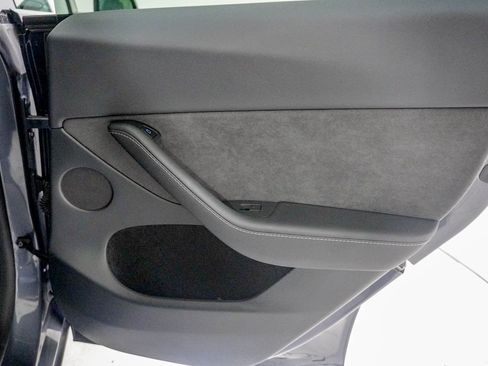 Used 2023 Tesla Model Y Long Range image 32