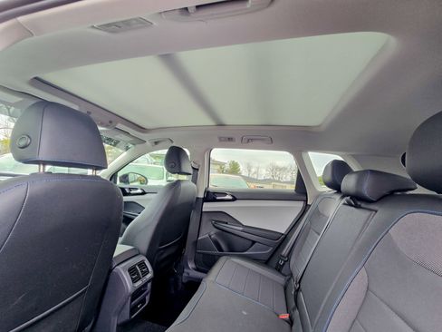 Used 2024 Volkswagen Taos SE w/ Taos Adventure Package image 12