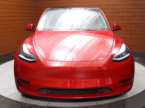 Used 2023 Tesla Model Y Long Range image 2