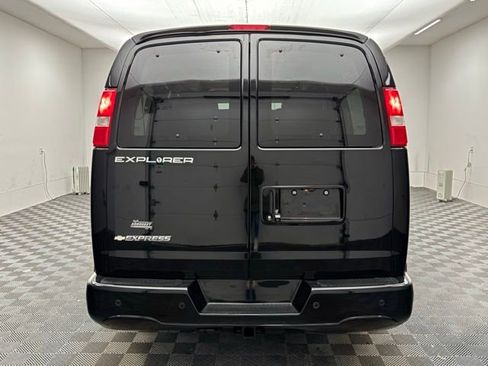 Used 2020 Chevrolet Express 2500 Explorer Limited SE w/ Enhanced Convenience Package image 9
