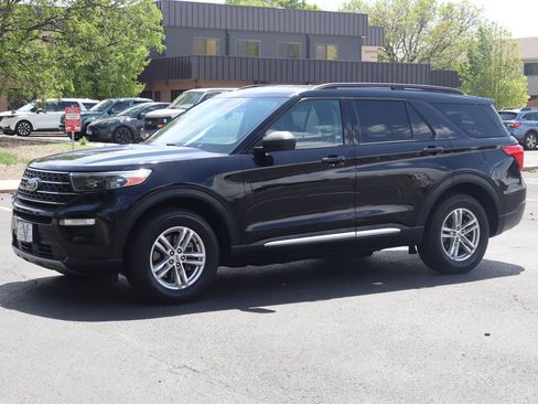 Used 2021 Ford Explorer XLT w/ Equipment Group 202A AWD/4WD image 10