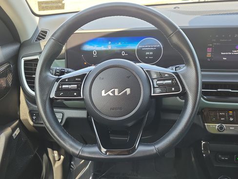 Used 2024 Kia Seltos SX w/ SX Sunroof Package AWD/4WD image 21