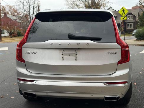 Used 2016 Volvo XC90 T8 Inscription w/ Vision Package image 11