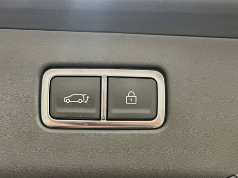 Used 2024 Kia EV9 Light Long Range RWD image 31