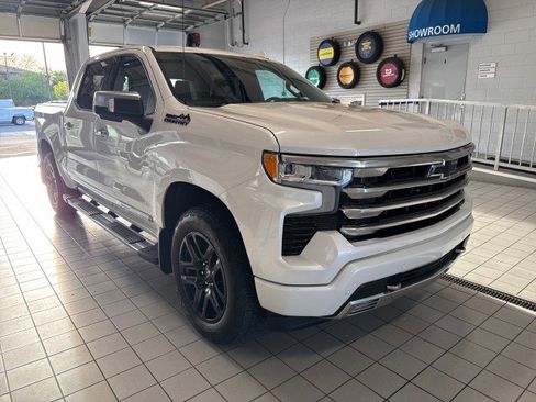 Used 2023 Chevrolet Silverado 1500 High Country w/ Z71 Off-Road Package AWD/4WD image 1