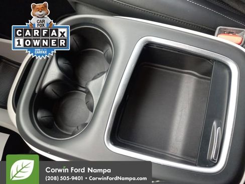 Used 2024 Chrysler Pacifica Touring-L image 19