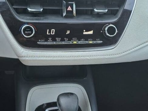 Used 2020 Toyota Corolla SE FWD image 29