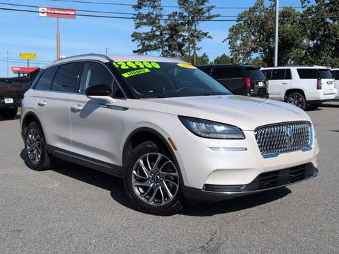 Used 2022 Lincoln Corsair FWD w/ Equipment Group 101A image 3